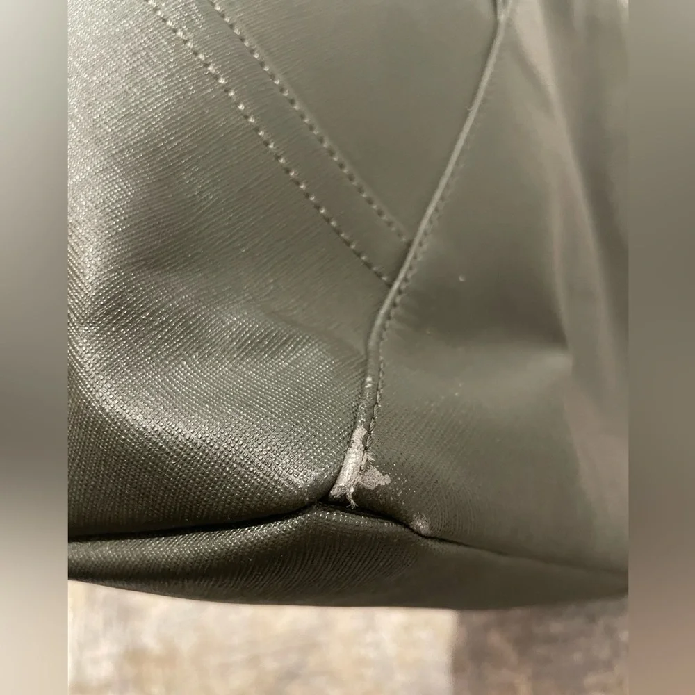 Lululemon All Day Tote Olive Green Shoulder Bag - Picture 8 of 13